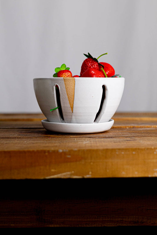 Handmade Ceramic Berry Bowls with Saucer –ceramic fruit bowl