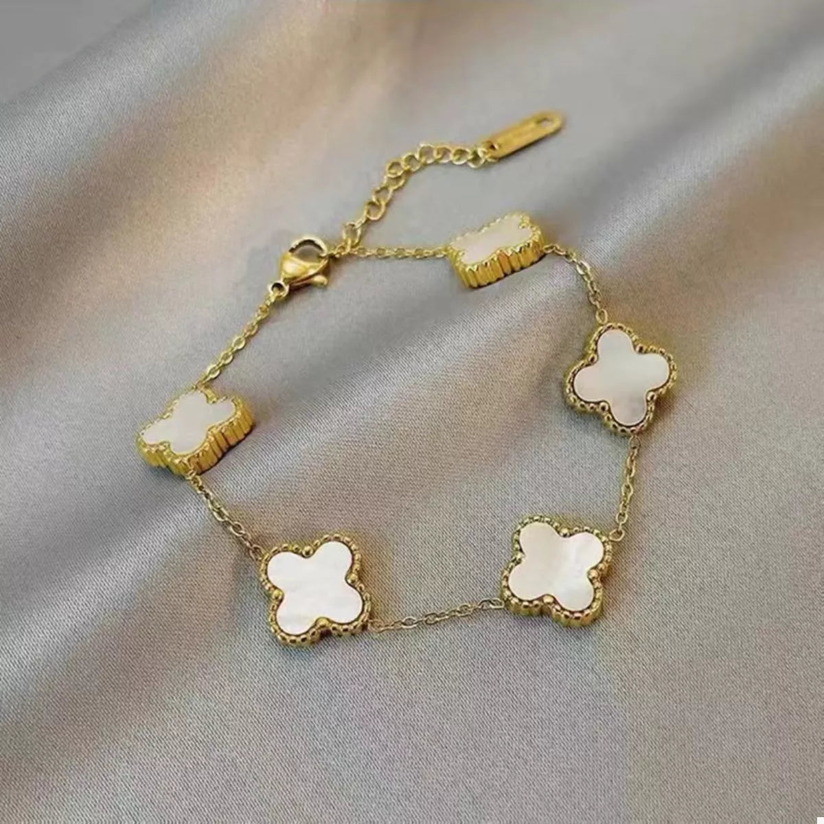 Clover Charm