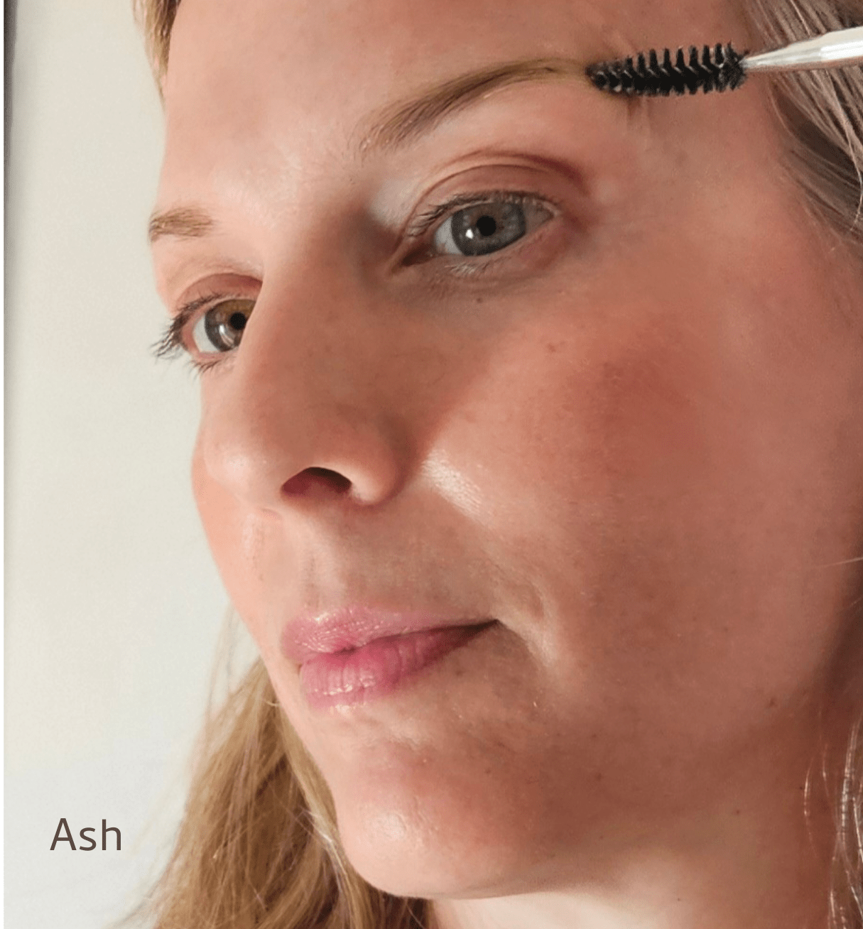 Brow Wax - Tame, Tint & Grow