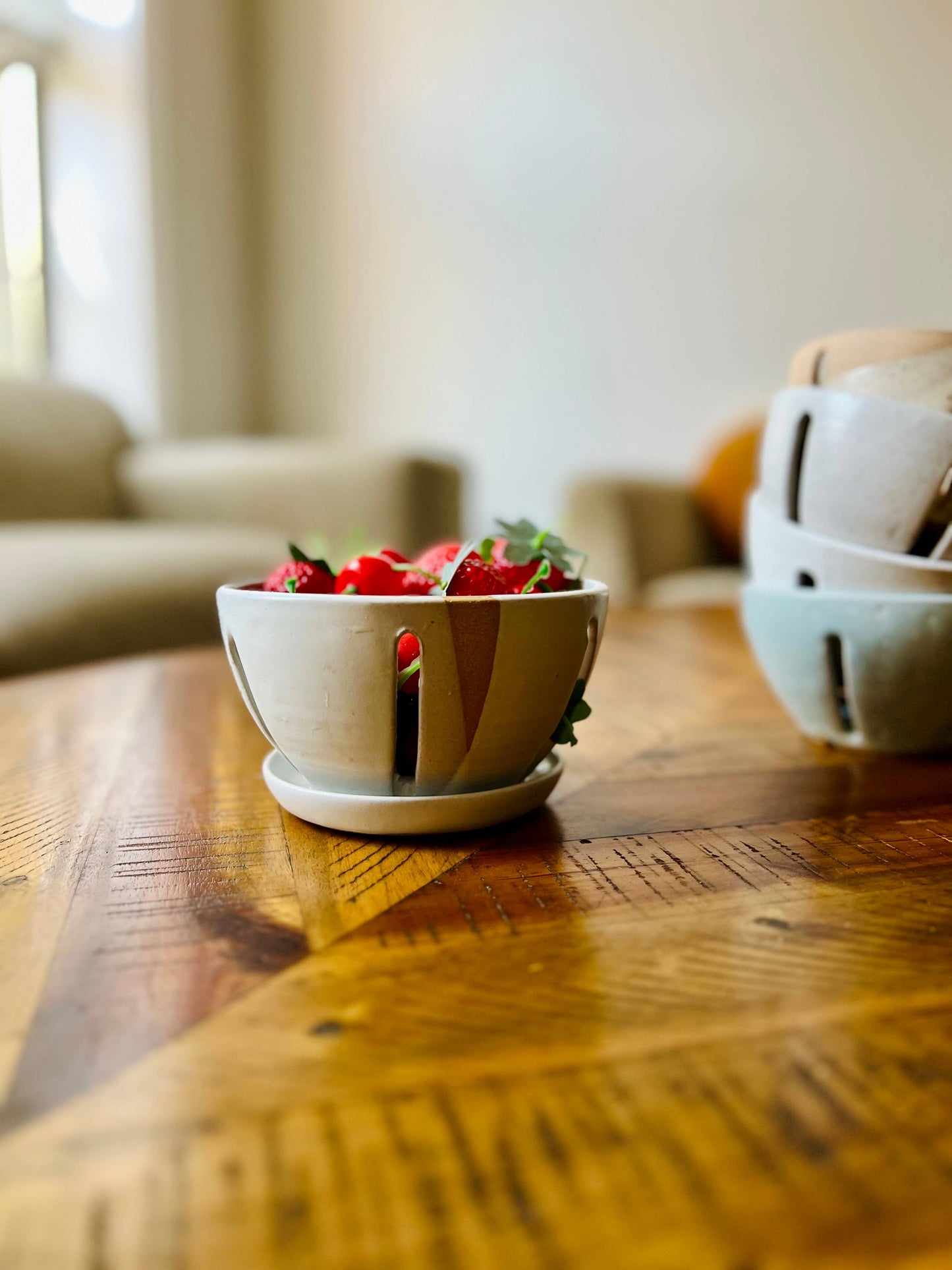Handmade Ceramic Berry Bowls with Saucer –ceramic fruit bowl
