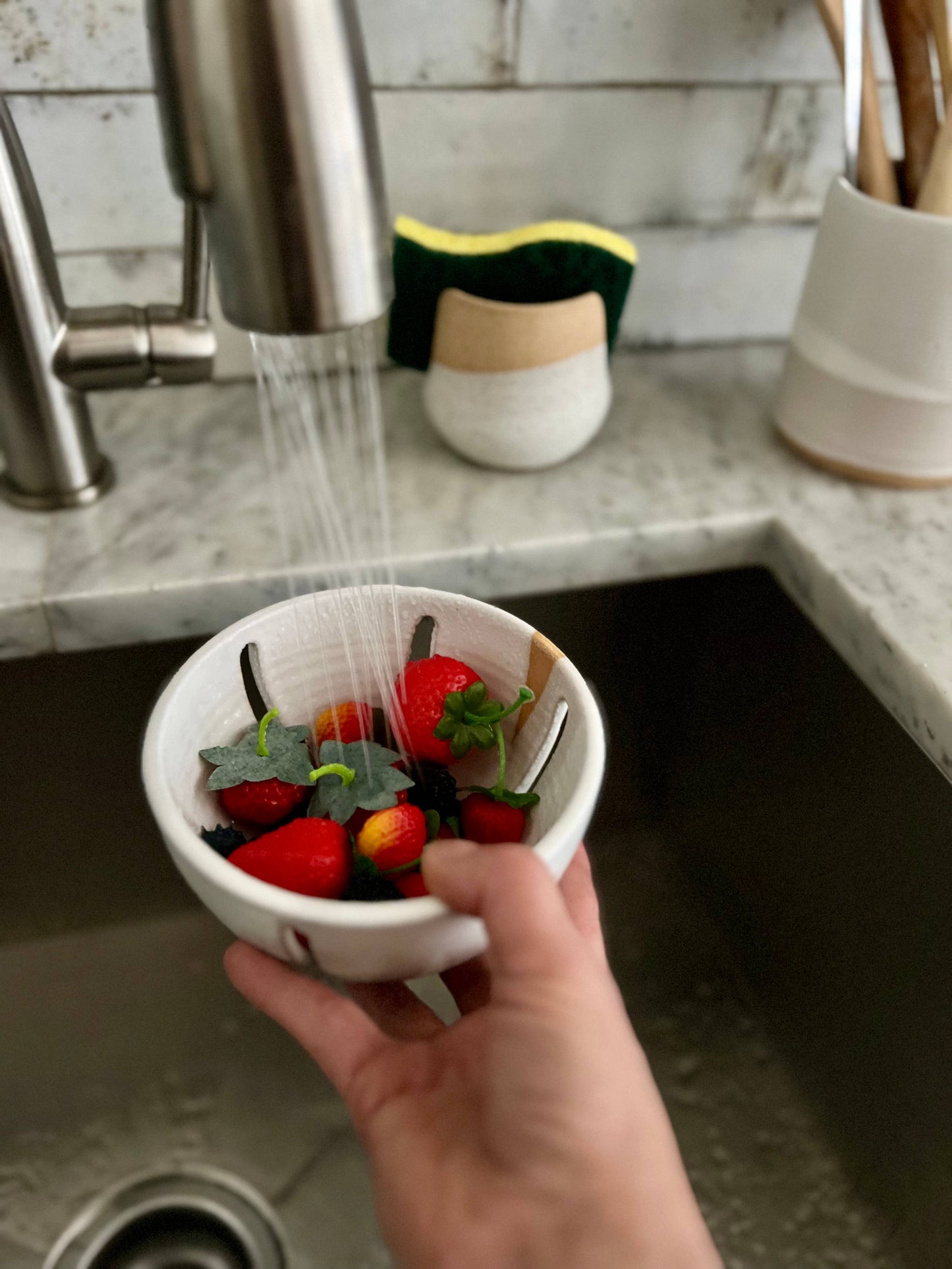 Handmade Ceramic Berry Bowls with Saucer –ceramic fruit bowl