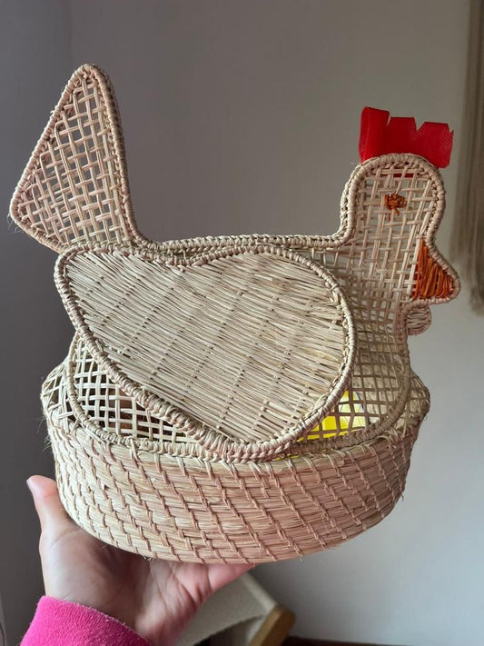 Hen Handwoven Iraca Egg Basket