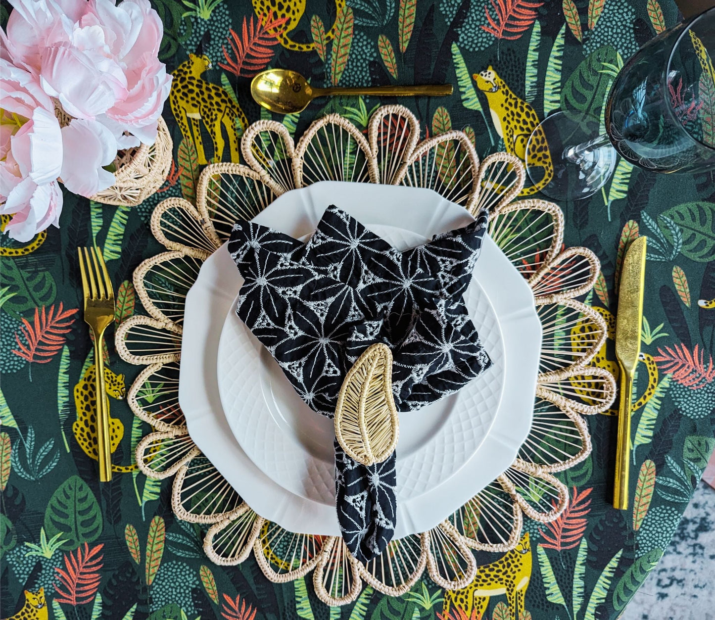 Daisy Handwoven Iraca Placemat